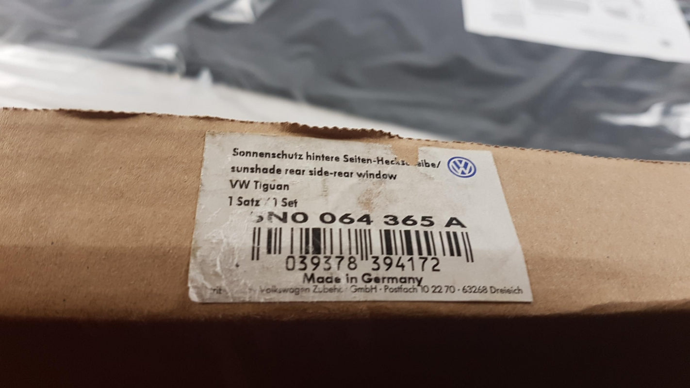 Original VW Tiguan 5N Sonnenschutz hintere Seiten-Heckscheibe 5N0064365A