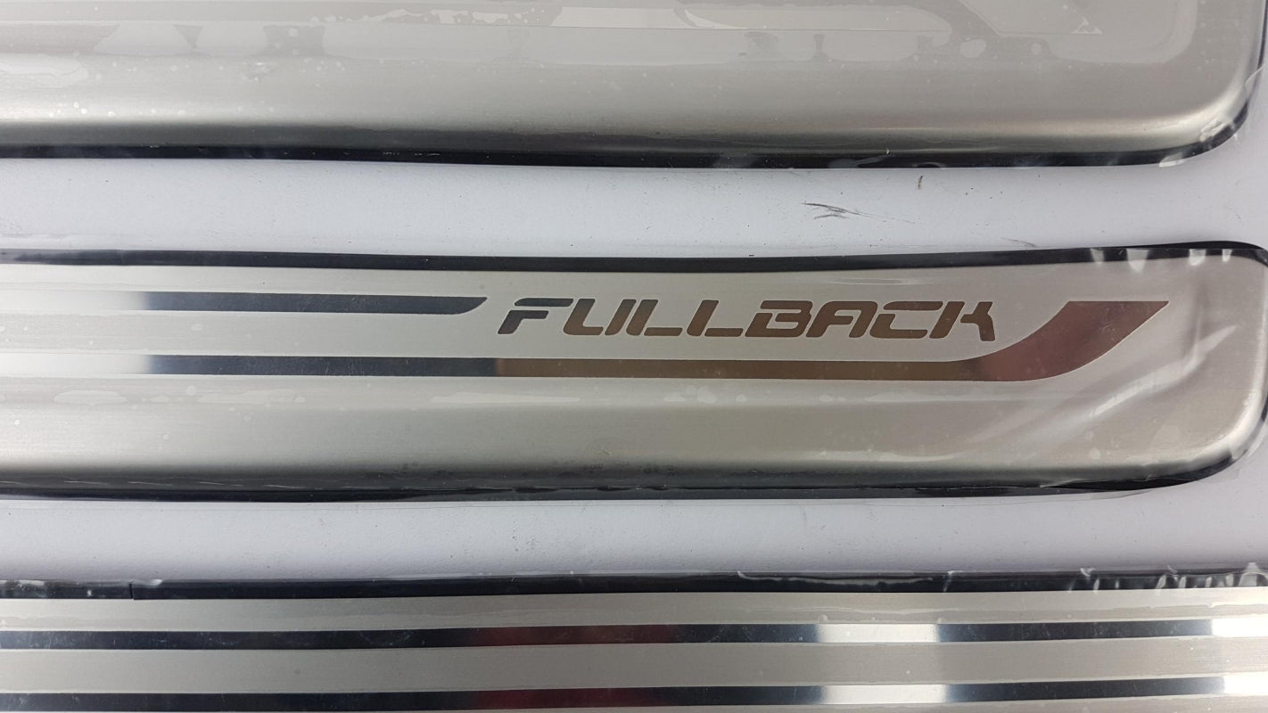 Original FIAT Fullback 2016-2020 Einstiegsleisten Satz (4 Stück) 71807541