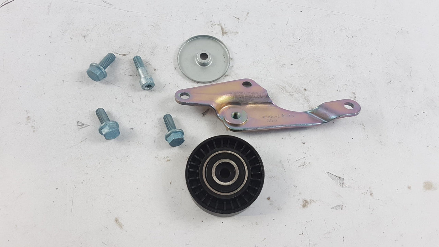 Original MERCEDES-BENZ W168 W414 Vaneo Umlenkrolle Riemenscheibe A6682021119