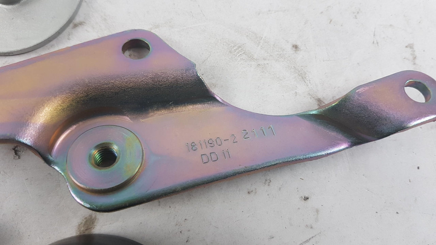 Original MERCEDES-BENZ W168 W414 Vaneo Umlenkrolle Riemenscheibe A6682021119