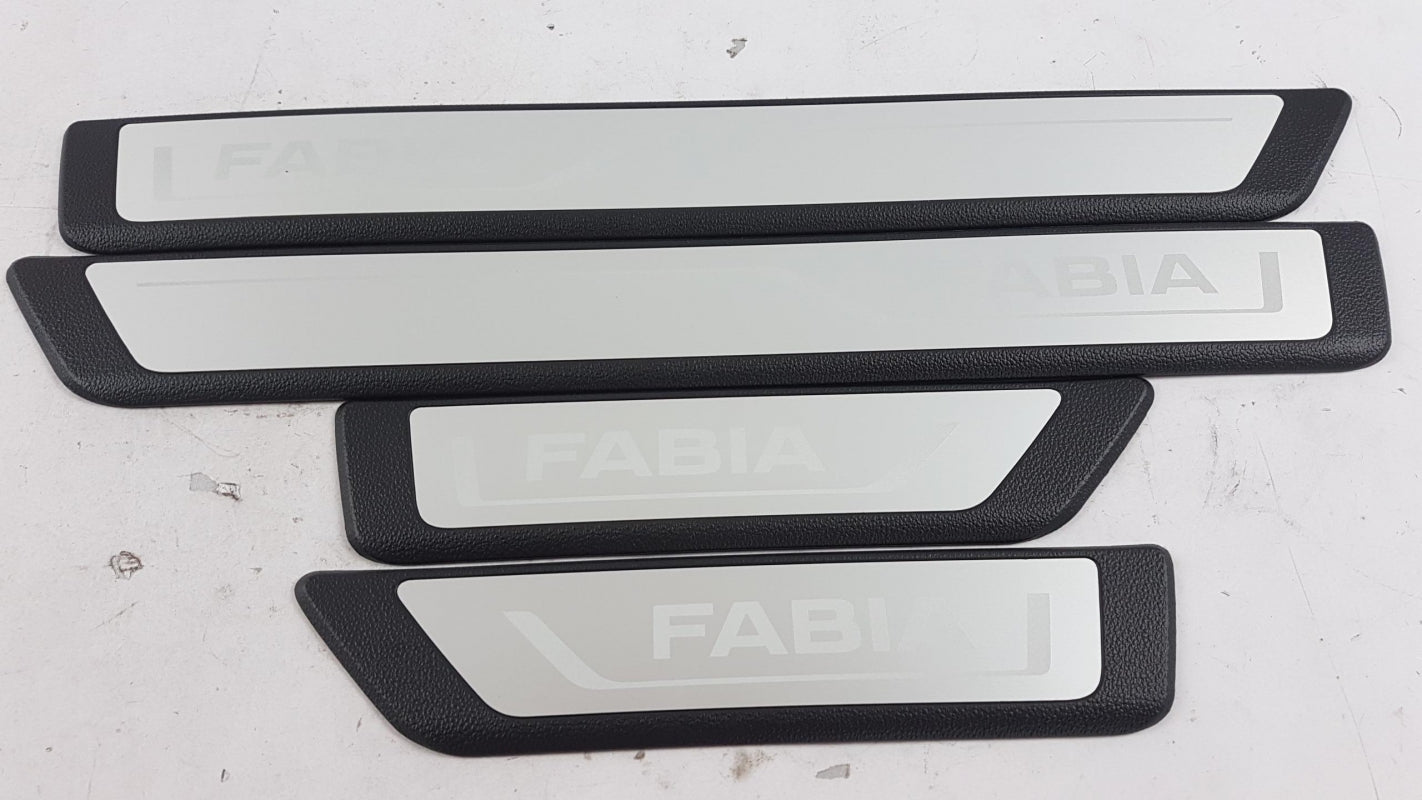 Original SKODA Fabia III (NJ) Einstiegsleisten Satz 4 Stück 6V0071303