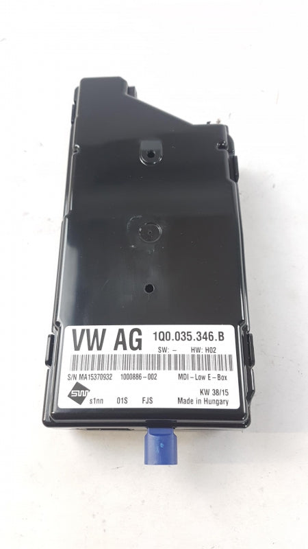 Original OE Volkswagen USB/AUX Buchse 1Q0035346B