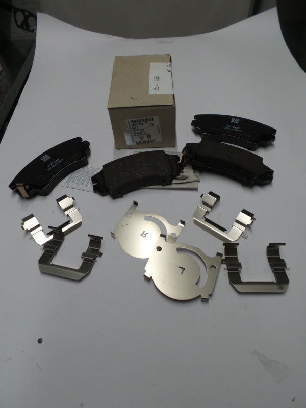 Original OPEL Astra-J Insignia Cascada Zafira-C Bremsklötze vorne 13237751