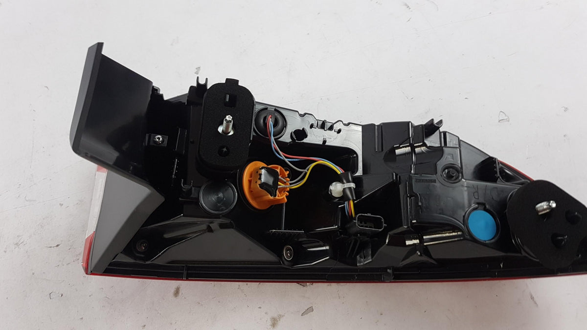 Original OE RENAULT Heckleuchte 265501150R