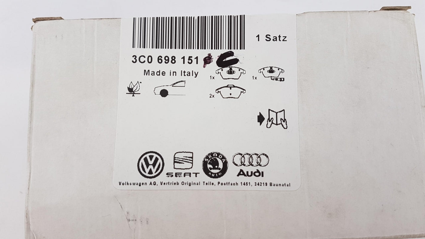 Original AUDI A3 VW Eos CC Golf Touran SKODA Superb Bremsbeläge vorne 3C0698151C