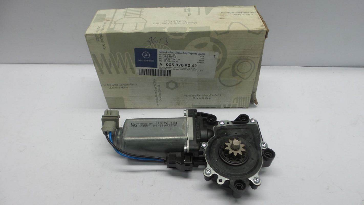 Original MERCEDES-BENZ LKW Actros Axor Fensterhebermotor links A0058209042