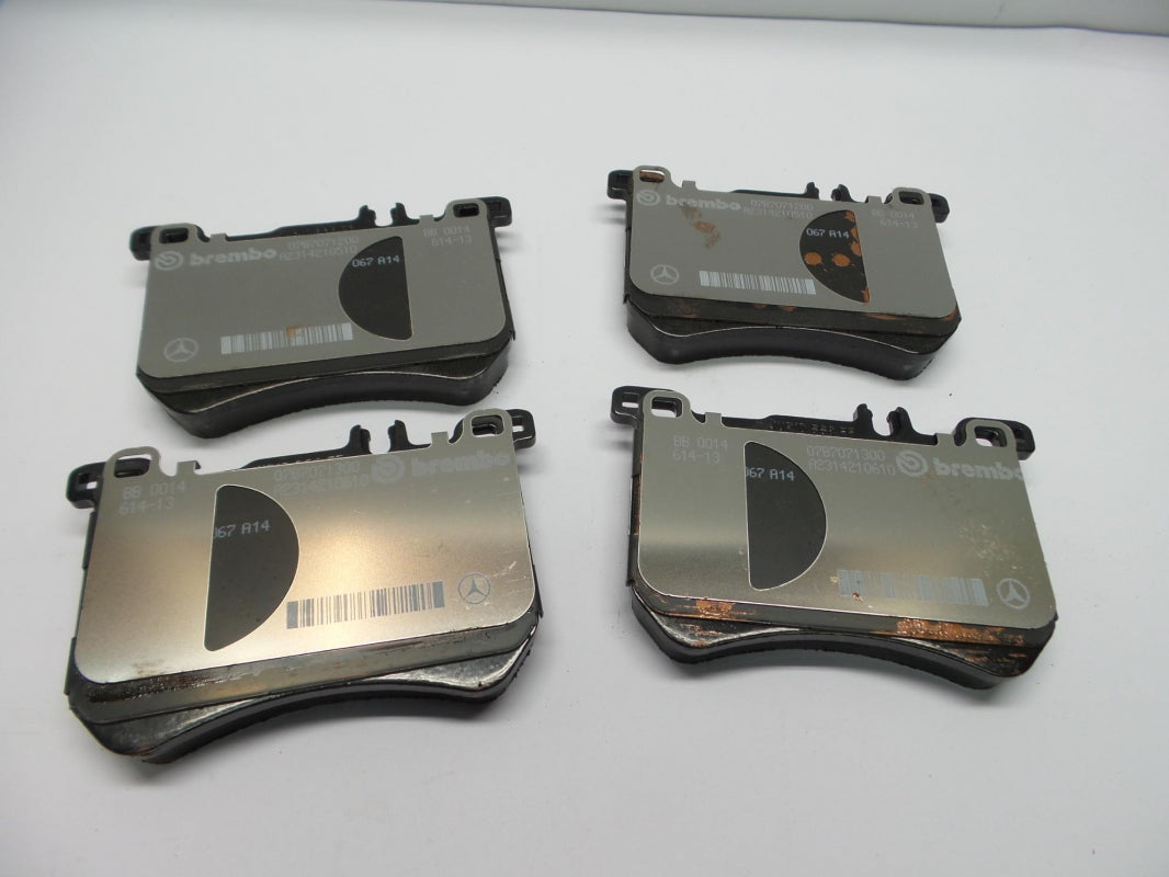 Original MERCEDES-BENZ W231 brake pads disc brake front A0084203520 