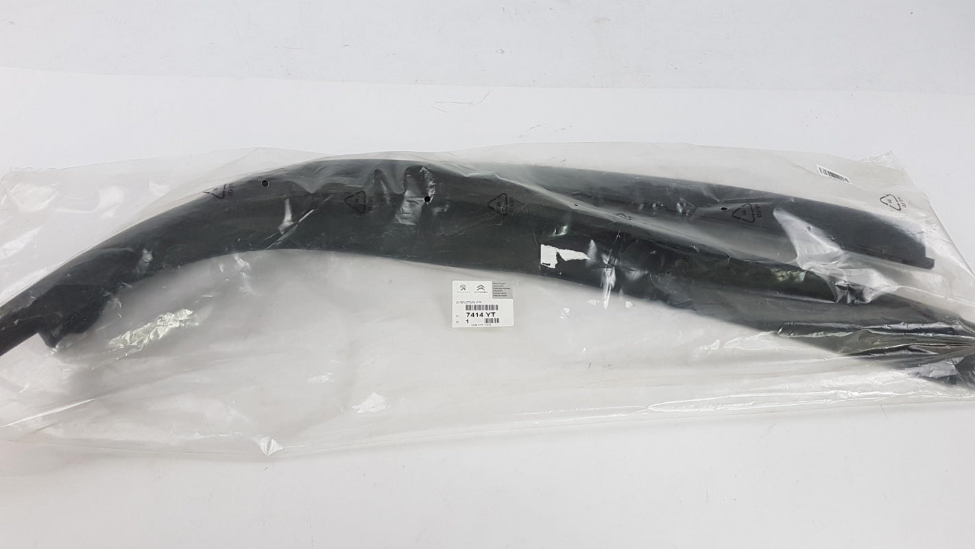 Original OE Peugeot bumper trim set 7414YT 