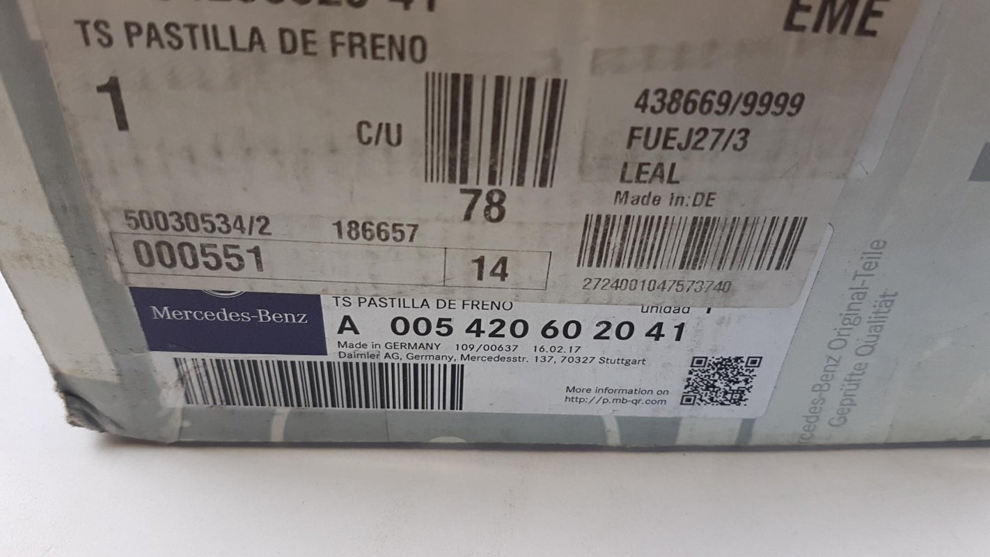 Original MERCEDES-BENZ S-class W221 V221 -2013 Bremsbeläge Vorne A005420602041
