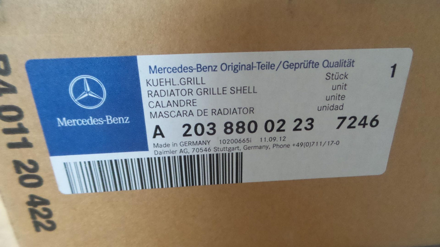 Original MERCEDES-BENZ C-klasse W203 Kühlergitter Kühlergrill A20388002237246