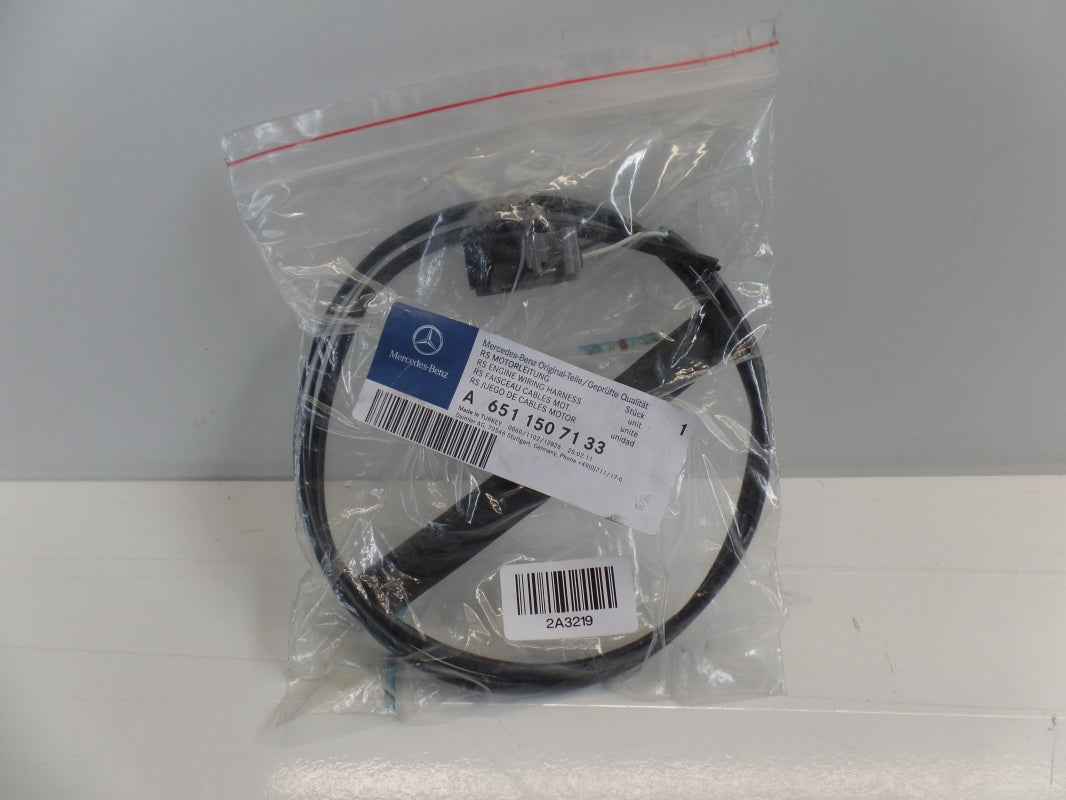 Genuine MERCEDES-BENZ Sprinter 2006 2.2 CDI injector wiring harness A6511507133 