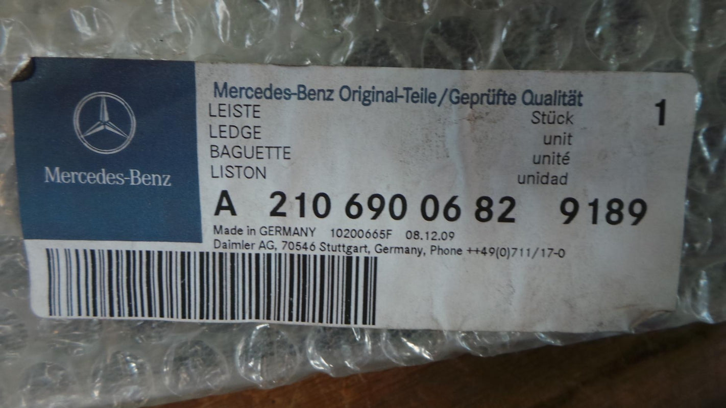 Original MERCEDES-BENZ W210 Elegance Tür Zierleiste hinten recht A21069006829189