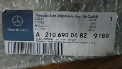 Original MERCEDES-BENZ W210 Elegance Tür Zierleiste hinten recht A21069006829189