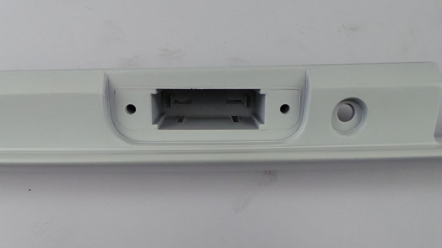 Original MERCEDES-BENZ E-klasse S210 Heckklappen Griffleiste A21074000409999