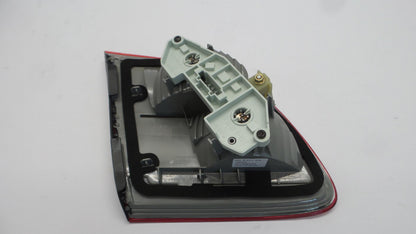 Original MERCEDES-BENZ E-klasse S211 Heckleuchte innen rechts A2118203064