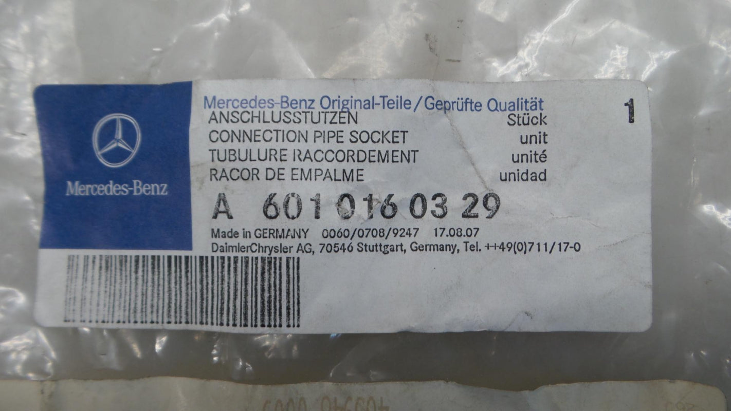 Original MERCEDES-BENZ W638 Vito Motor Öleinfüllstutzen A6010160329