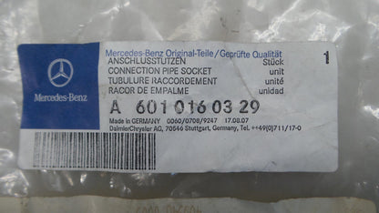 Original MERCEDES-BENZ W638 Vito Motor Öleinfüllstutzen A6010160329