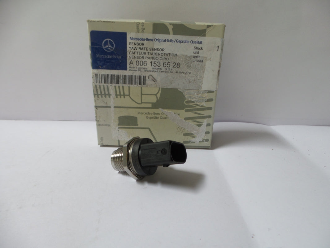Original MERCEDES-BENZ W451 W454 W245 W463 Kraftstoffdruck Sensor A0061536528
