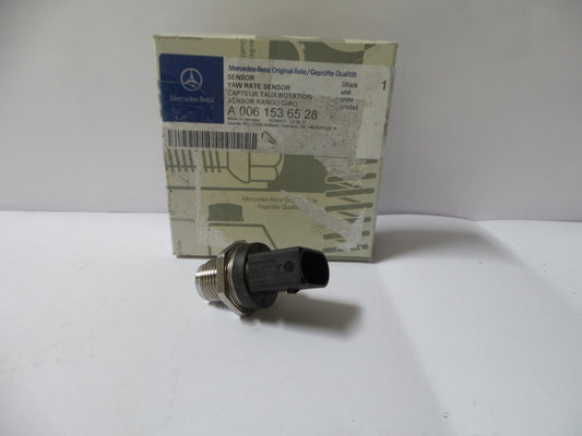 Original MERCEDES-BENZ W451 W454 W245 W463 Kraftstoffdruck Sensor A0061536528