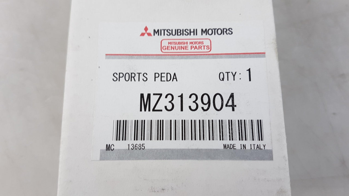Original MITSUBISHI ASX Outlander Sport Pedalauflagen (Schaltgetriebe) MZ313904