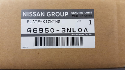 Original NISSAN Leaf Einstigleisten beleuchtet vorne links und rechts G69503NL0A