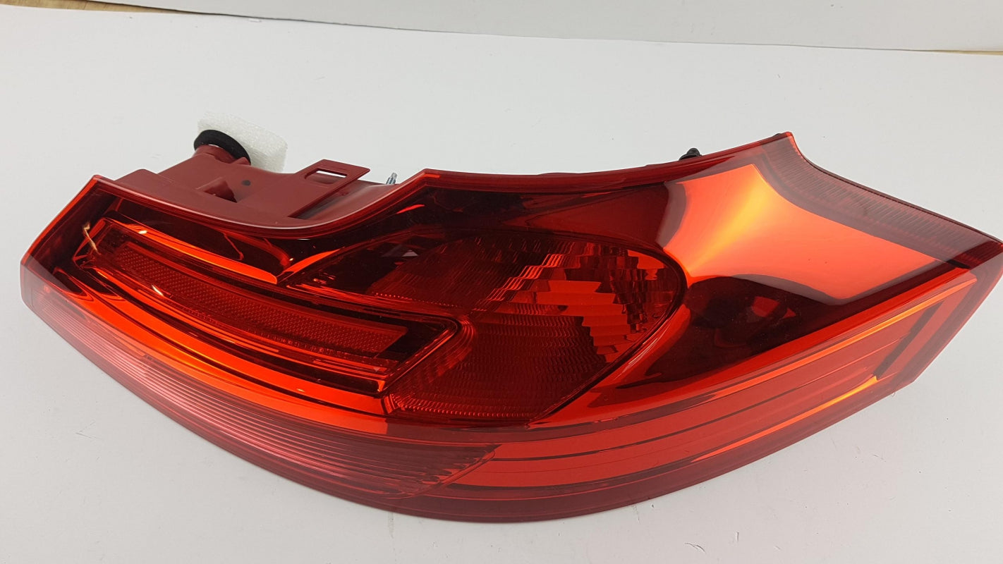 Original OPEL Insignia Heckleuchte Heckklappe Rückleuchte rechts 13282367