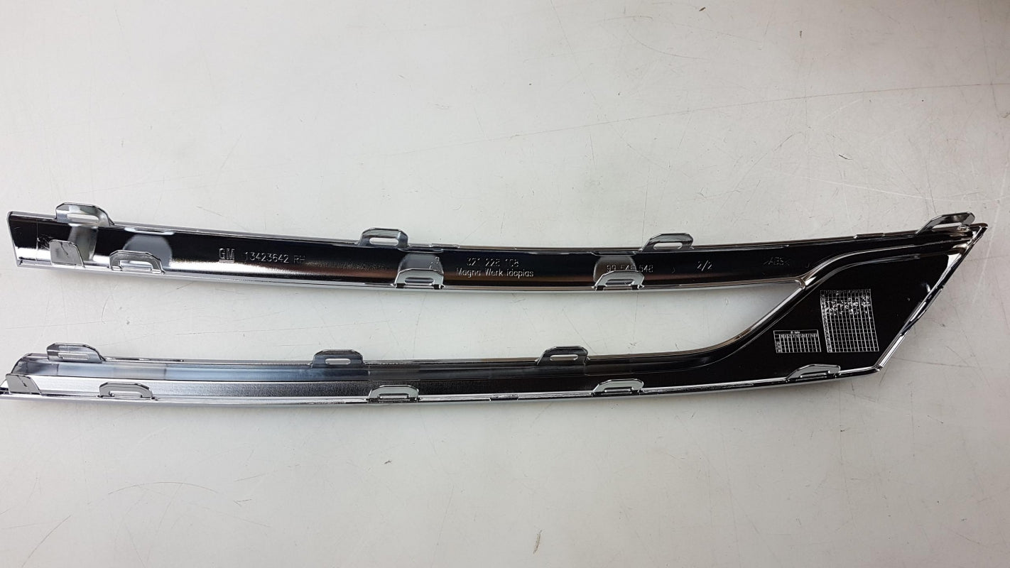Original OE OPEL Kühlergrill Zierleiste 13423642