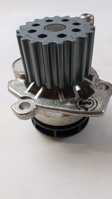 Original OE Volkswagen Wasserpumpe 03L121011GX