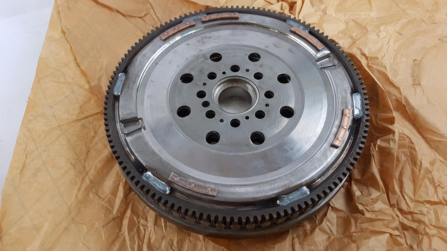 Original MERCEDES-BENZ A-Class W169 B-Class W245 flywheel A6400303005 