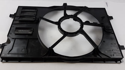 Original OE Volkswagen Lüfterzarge 5Q0121205AP