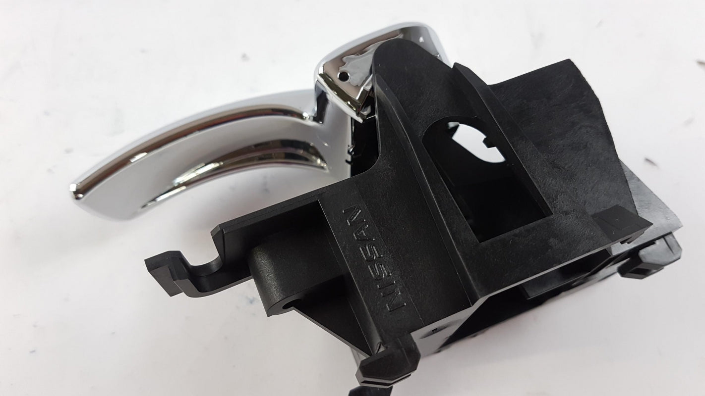 Original NISSAN Navara II Pathfinder III Innen Türgriff Vorne Links 806714X02B