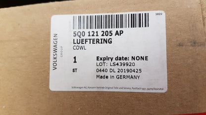 Original OE Volkswagen Lüfterzarge 5Q0121205AP