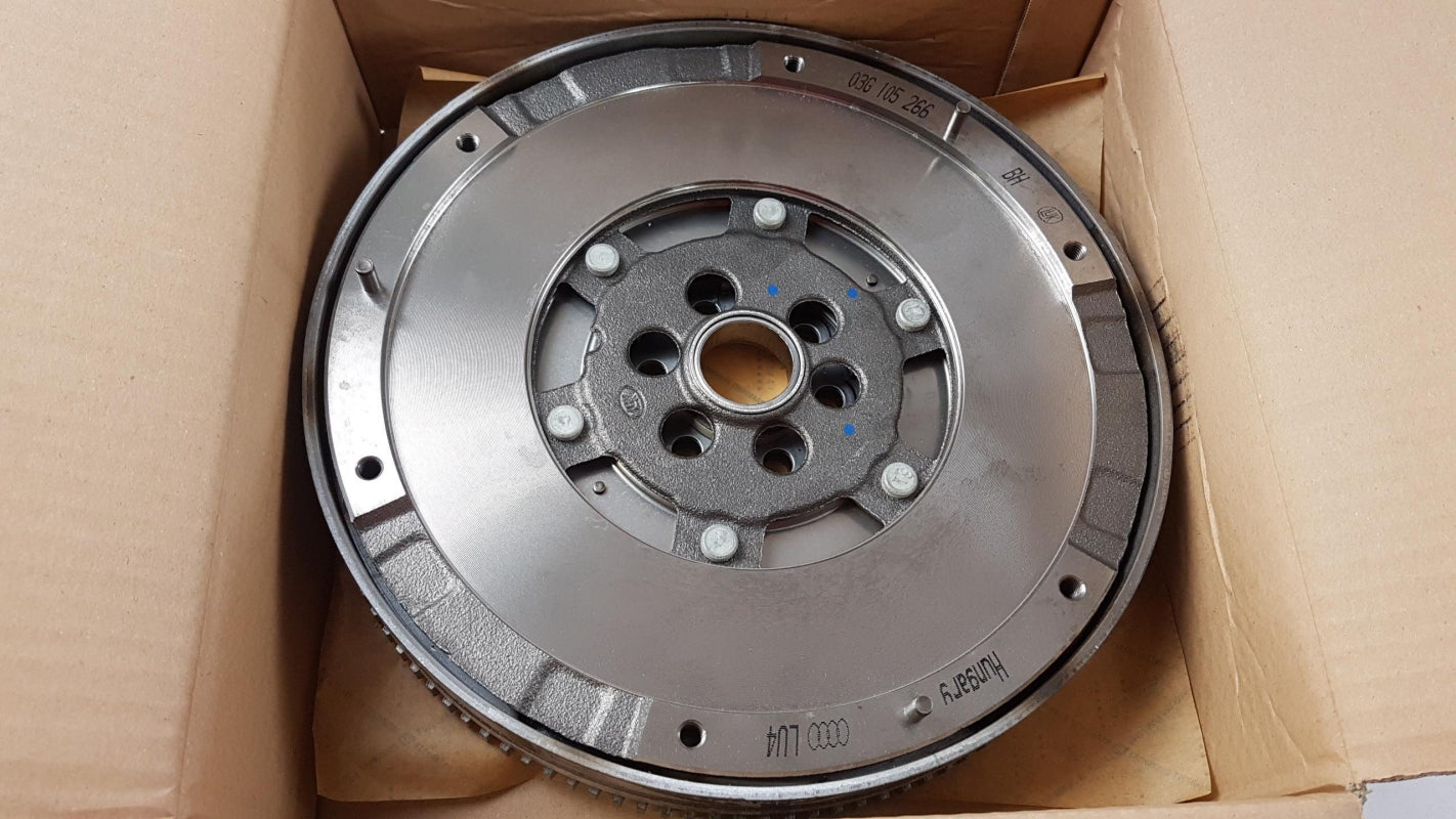 Original AUDI A4 B7 A6 C6 SKODA Superb I Schwungrad 03G105266BH