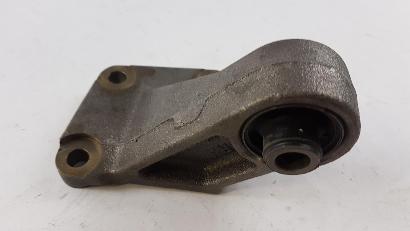 Original OE MITSUBISHI Differential Befestigung MR961408