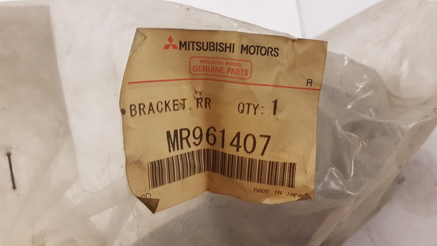 Original OE MITSUBISHI Halter MR961407