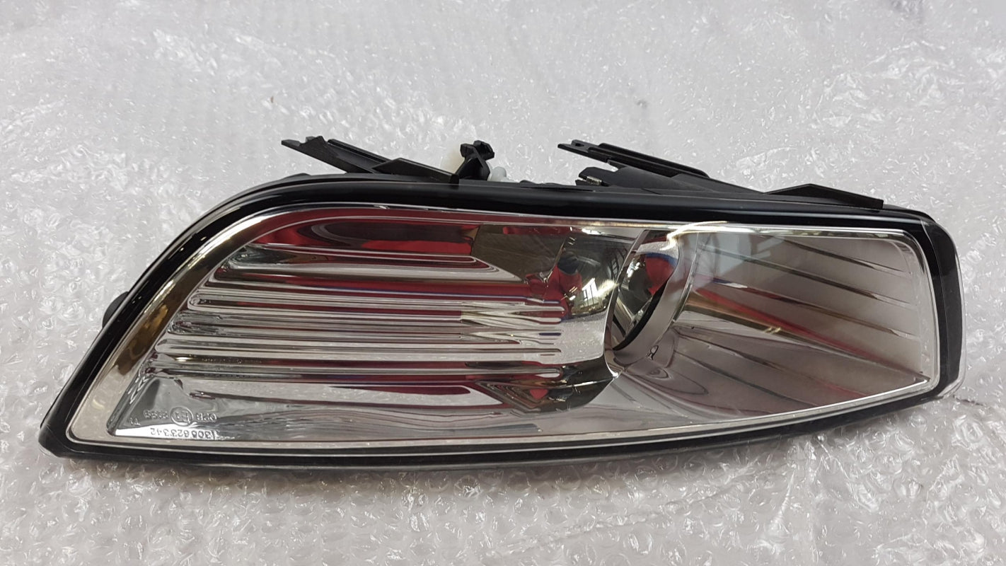 Original FORD Mondeo III 2007-2014 fog light left 1521705