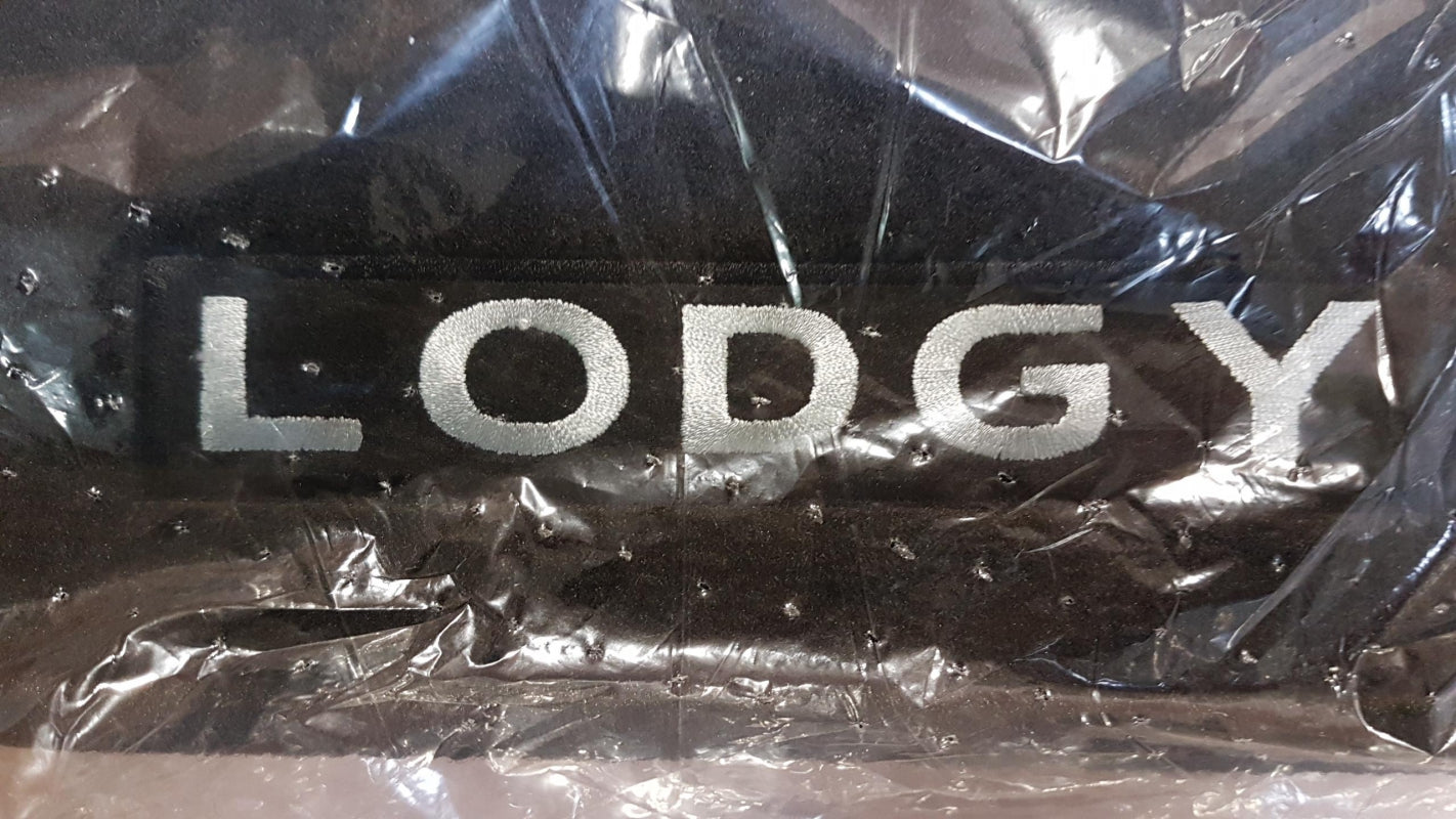 Original OE RENAULT Fußmattensatz 8201149657