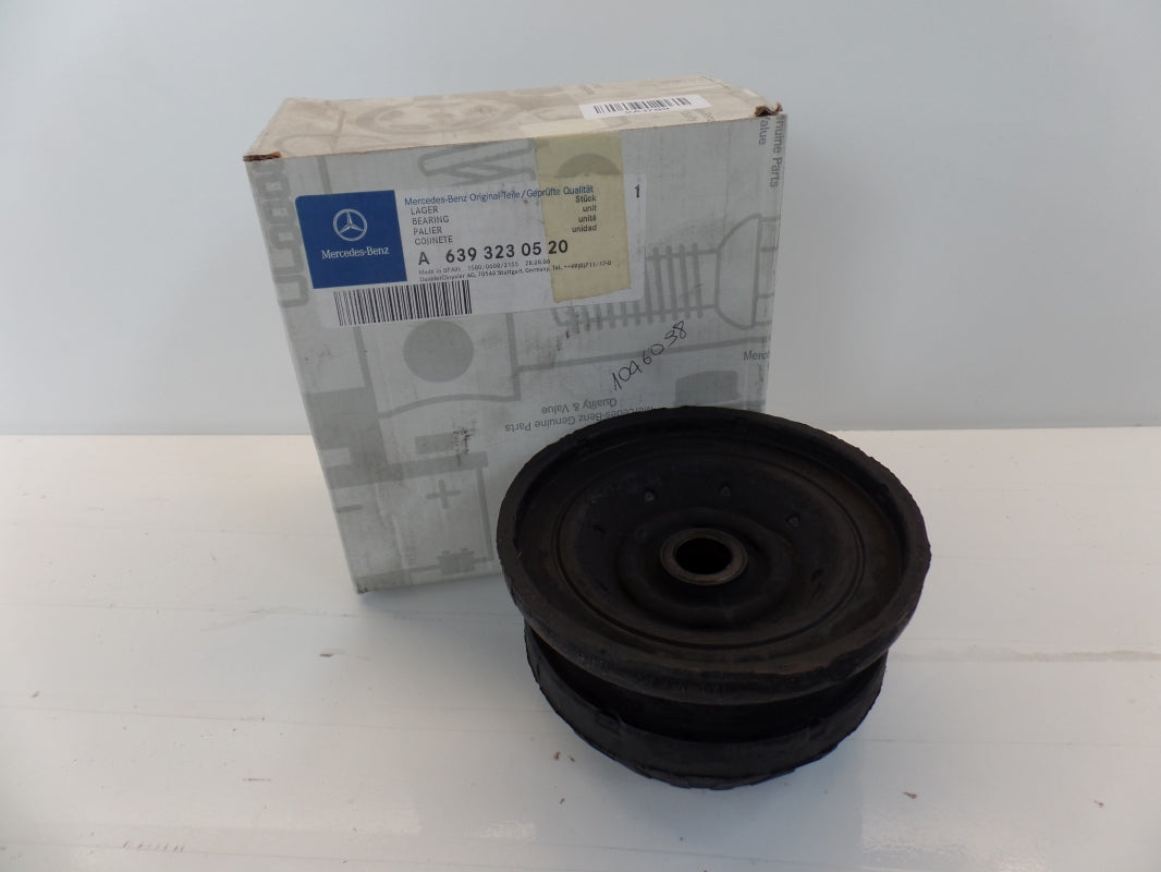 Original MERCEDES-BENZ Kombi Luxuskombi Federbeinstützlager A6393230520