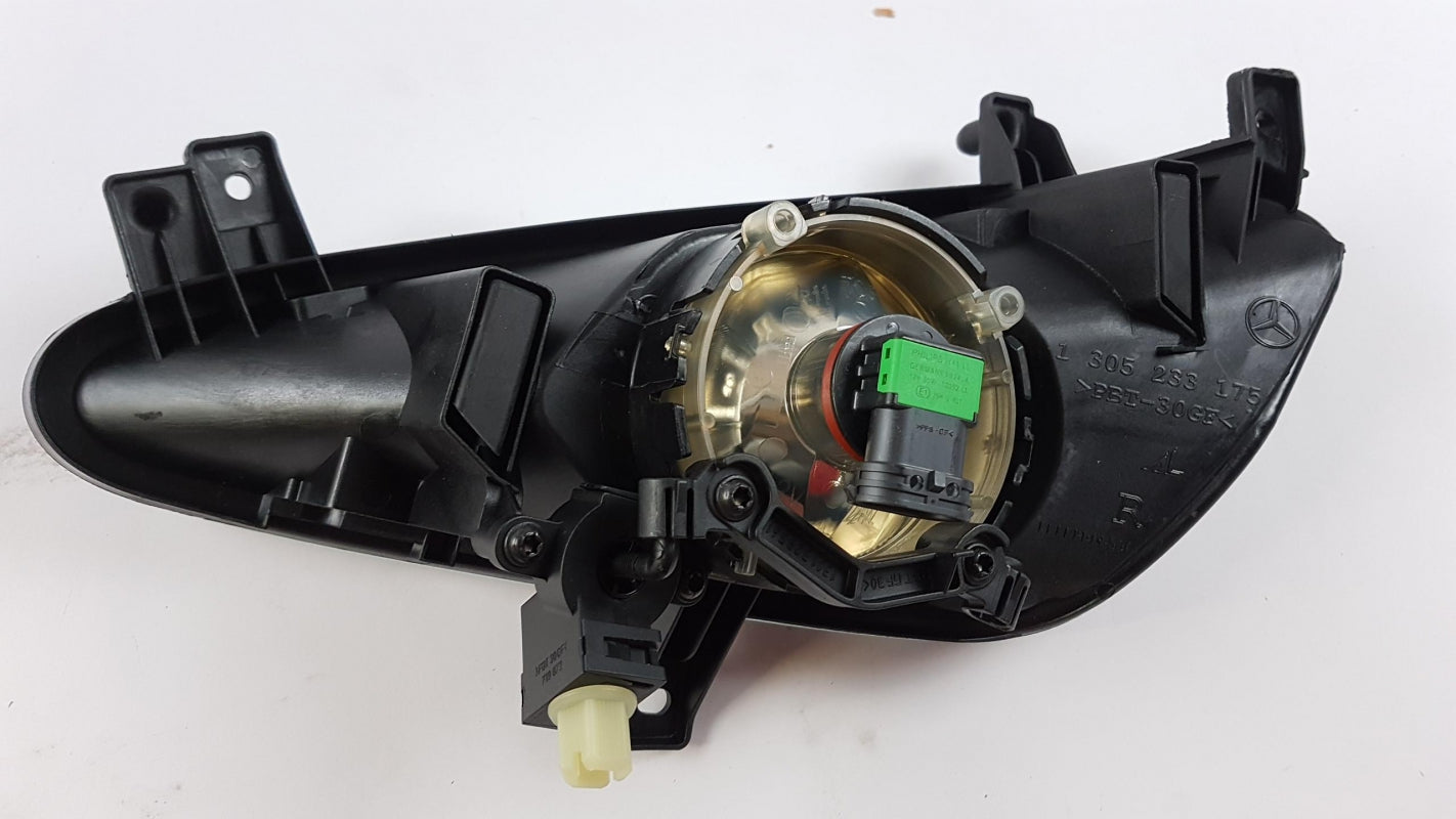 Original MERCEDES-BENZ S-Klasse W221 Nebelscheinwerfer Rechts A2218200256