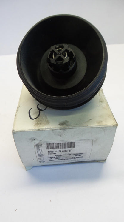 Original AUDI A3-A6 Q5 VW Golf Passat Tiguan 1.9/2.0TDI Ölfilterkappe 045115433E