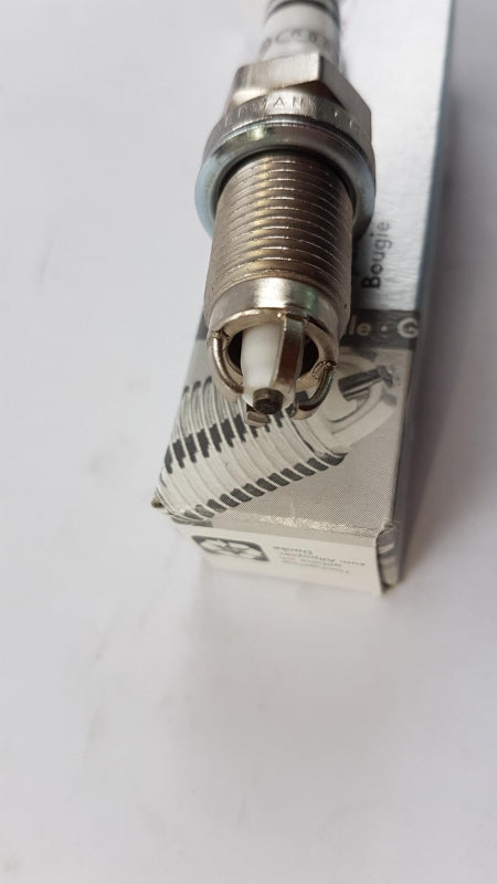 Original OE Volkswagen Zündkerze 101000068AA