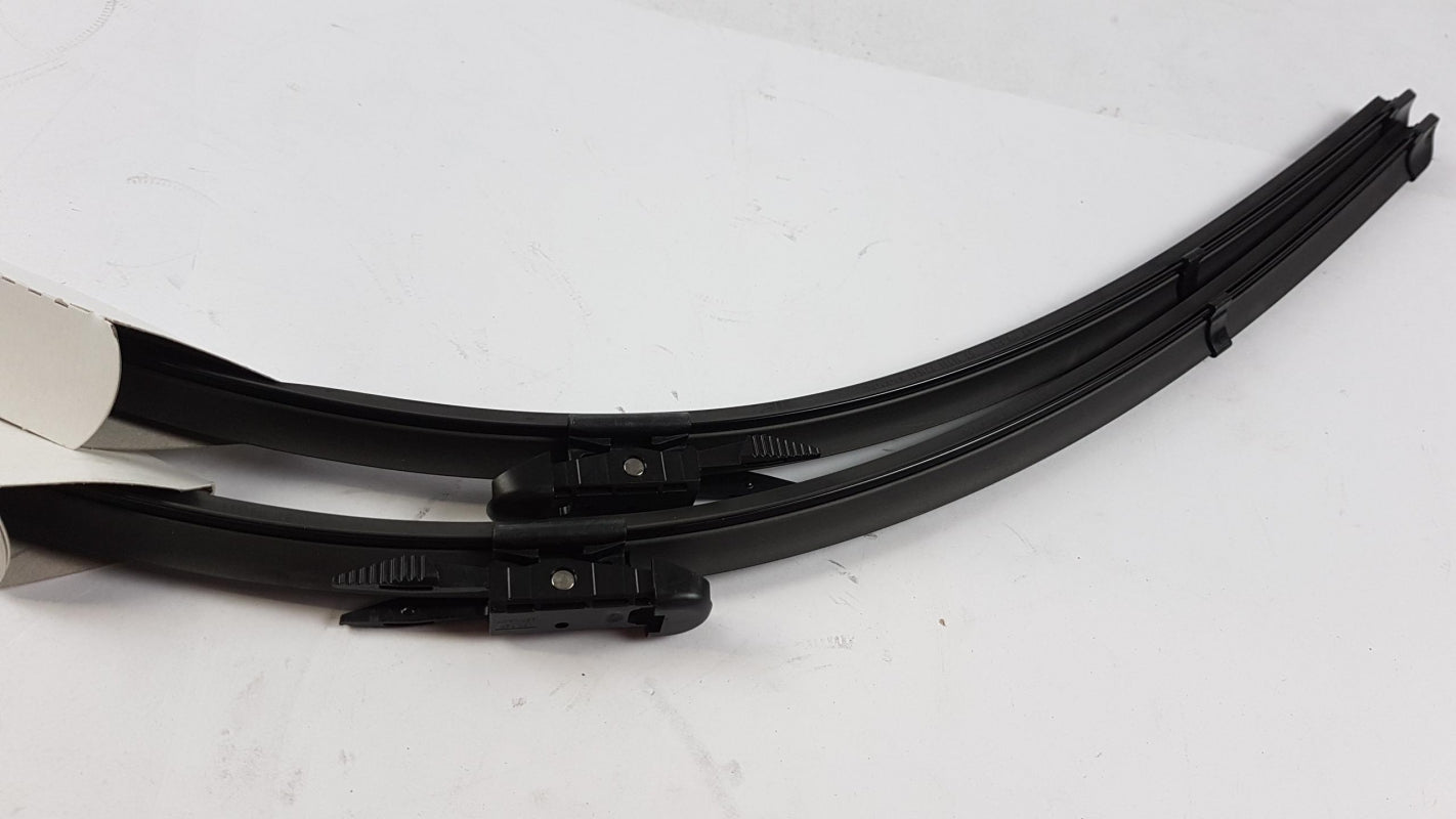 Original OE MERCEDES-BENZ Wischerblättersatz (2st) A6398200200