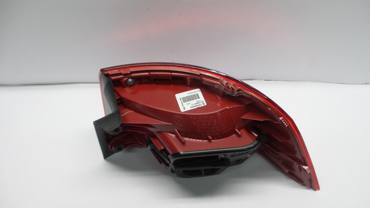 Original VOLKSWAGEN Passat B7 Heckleuchte Hinten Links 3AF945095E