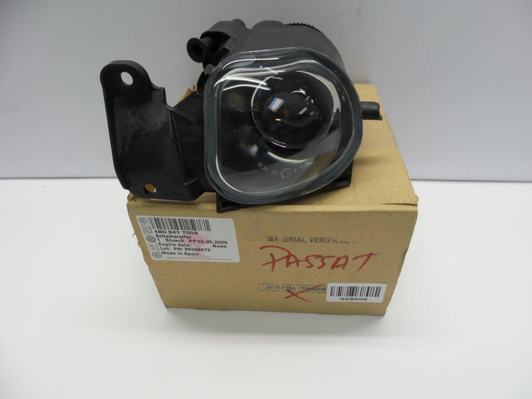 Original OE Volkswagen Nebelscheinwerfer 4B0941700A