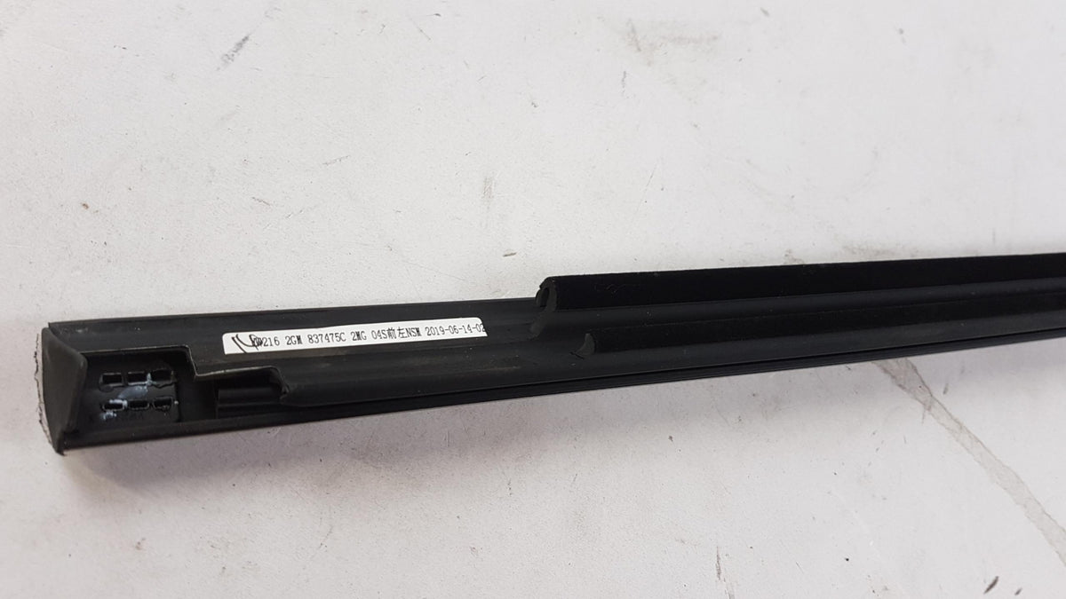 Original OE Volkswagen Tür Zierleiste 2GM837475C2MG