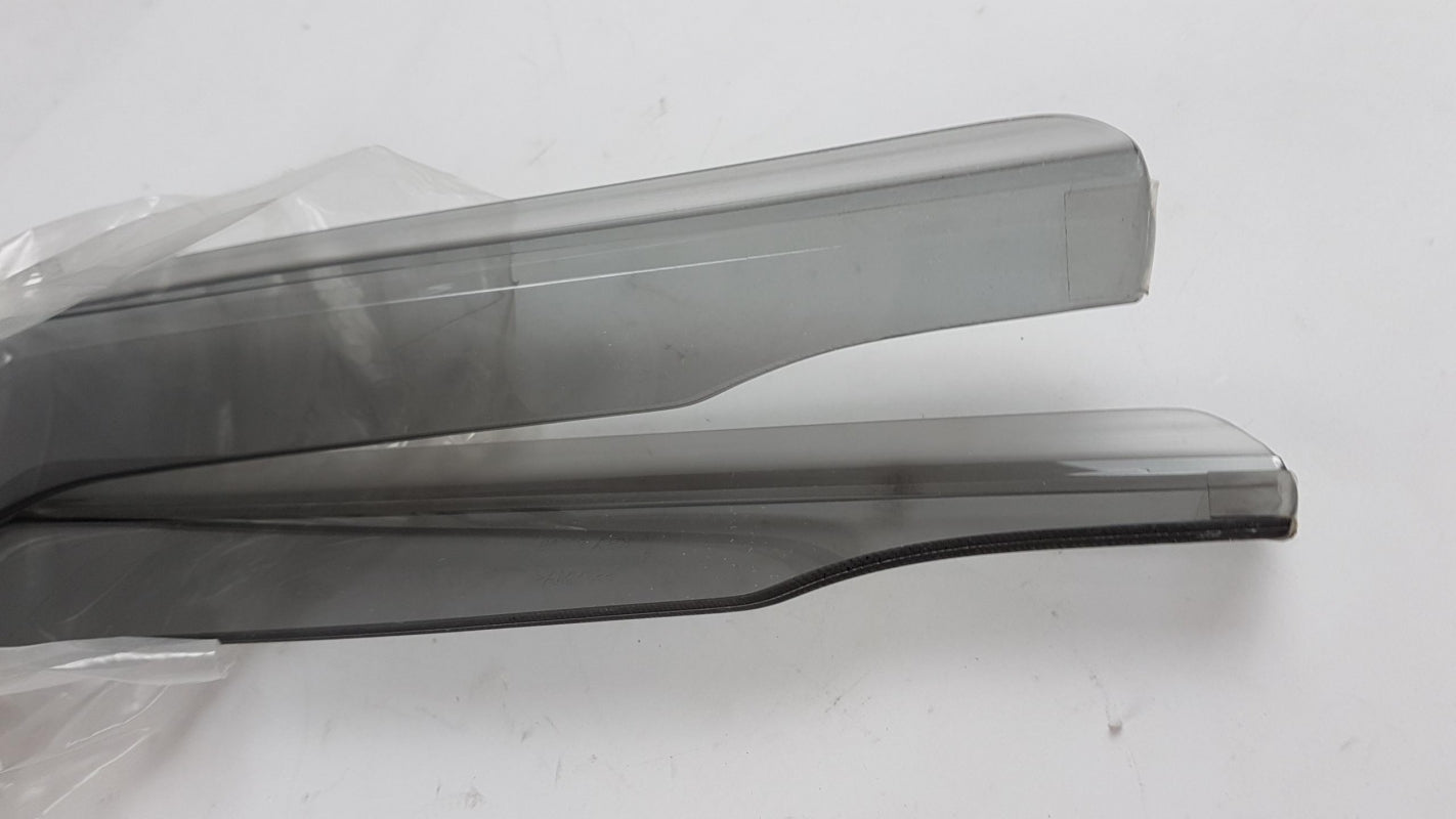 Original OE Volkswagen Windabweiser 1S3072193HU3
