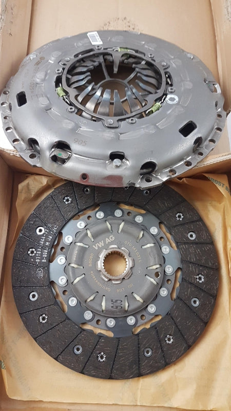 Original OE Volkswagen Kupplungssatz 070141015SX