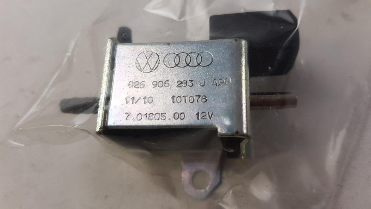 Original OE Volkswagen Magnetventil 026906283J