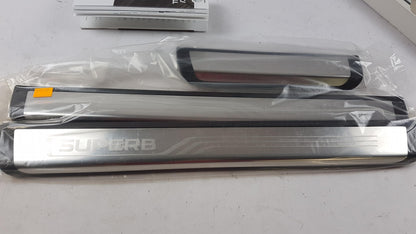 Original OE Volkswagen Einstiegsleisten Satz 3V0071303A