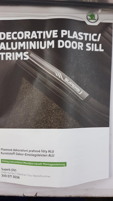 Original OE Volkswagen Einstiegsleisten Satz 3V0071303A